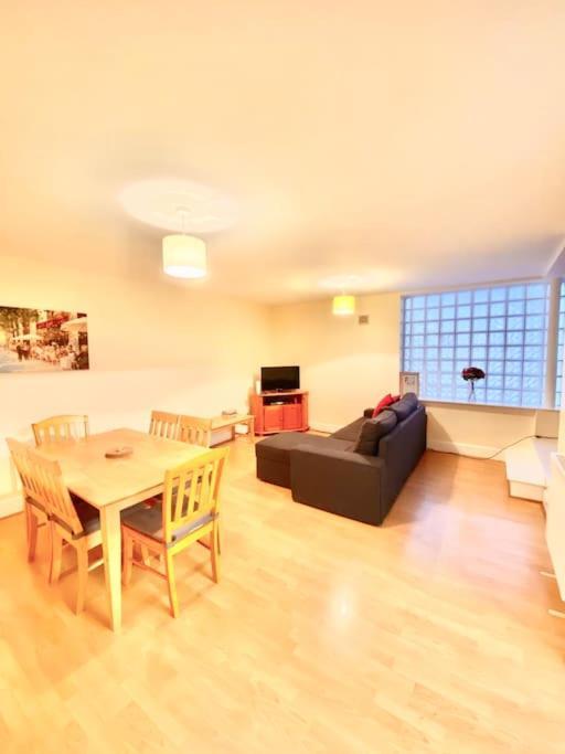 2 Bed Apartment In City Centre Dublín Exterior foto